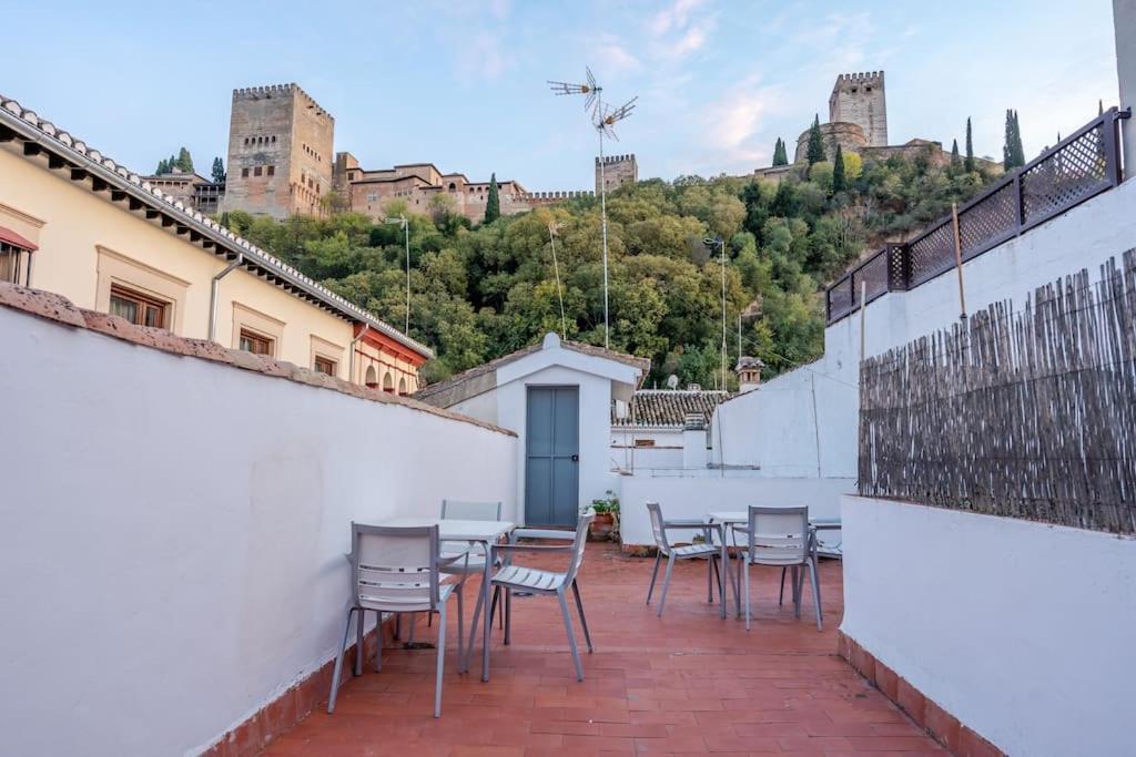 Frente A La Alhambra Apartment Granada Exterior photo